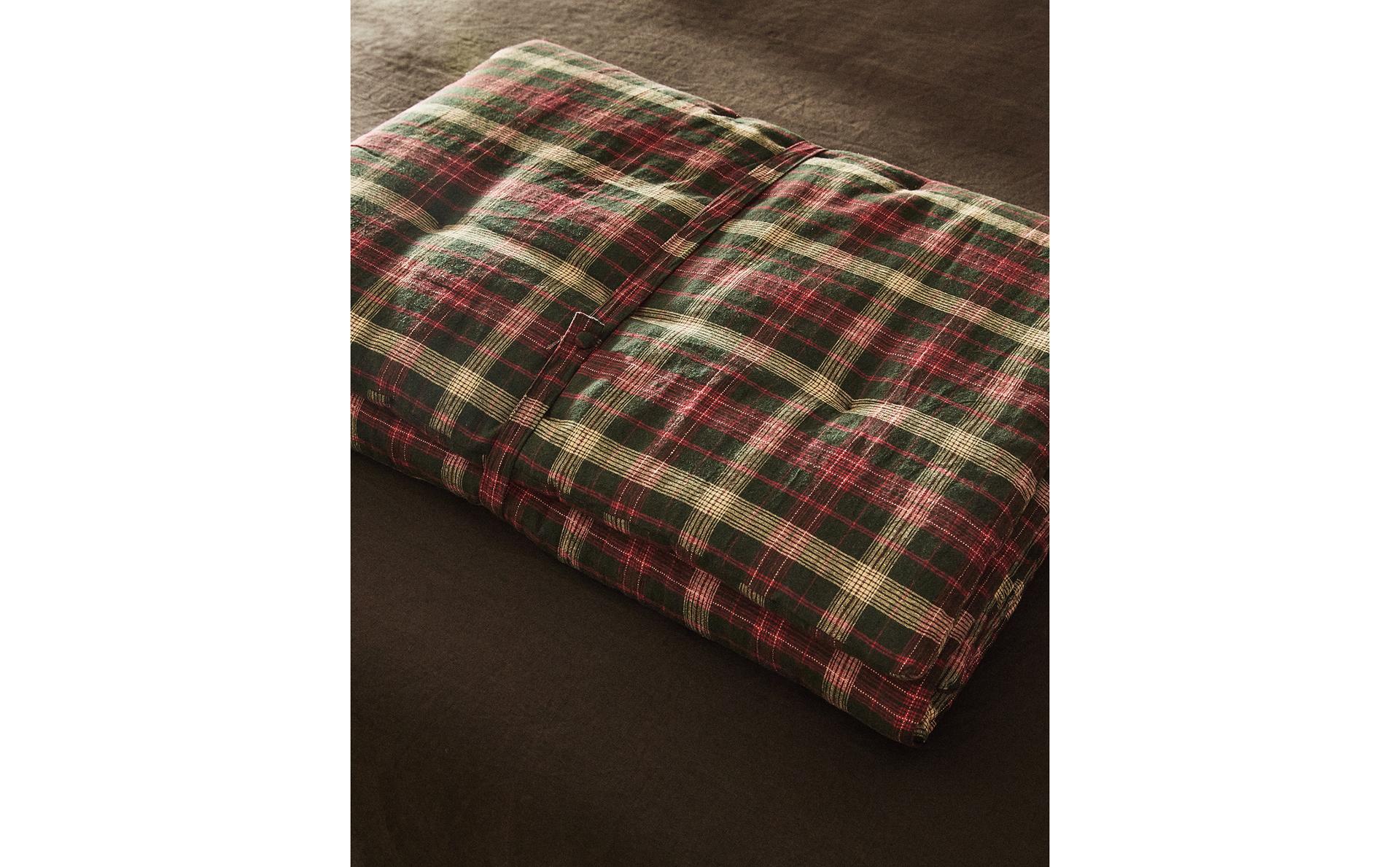 CHRISTMAS TARTAN CHECK TOPPER