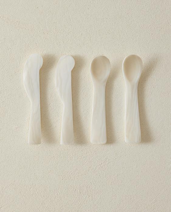 MOTHER-OF-PEARL BREAKFAST CUTLERY SET (SET OF 4)