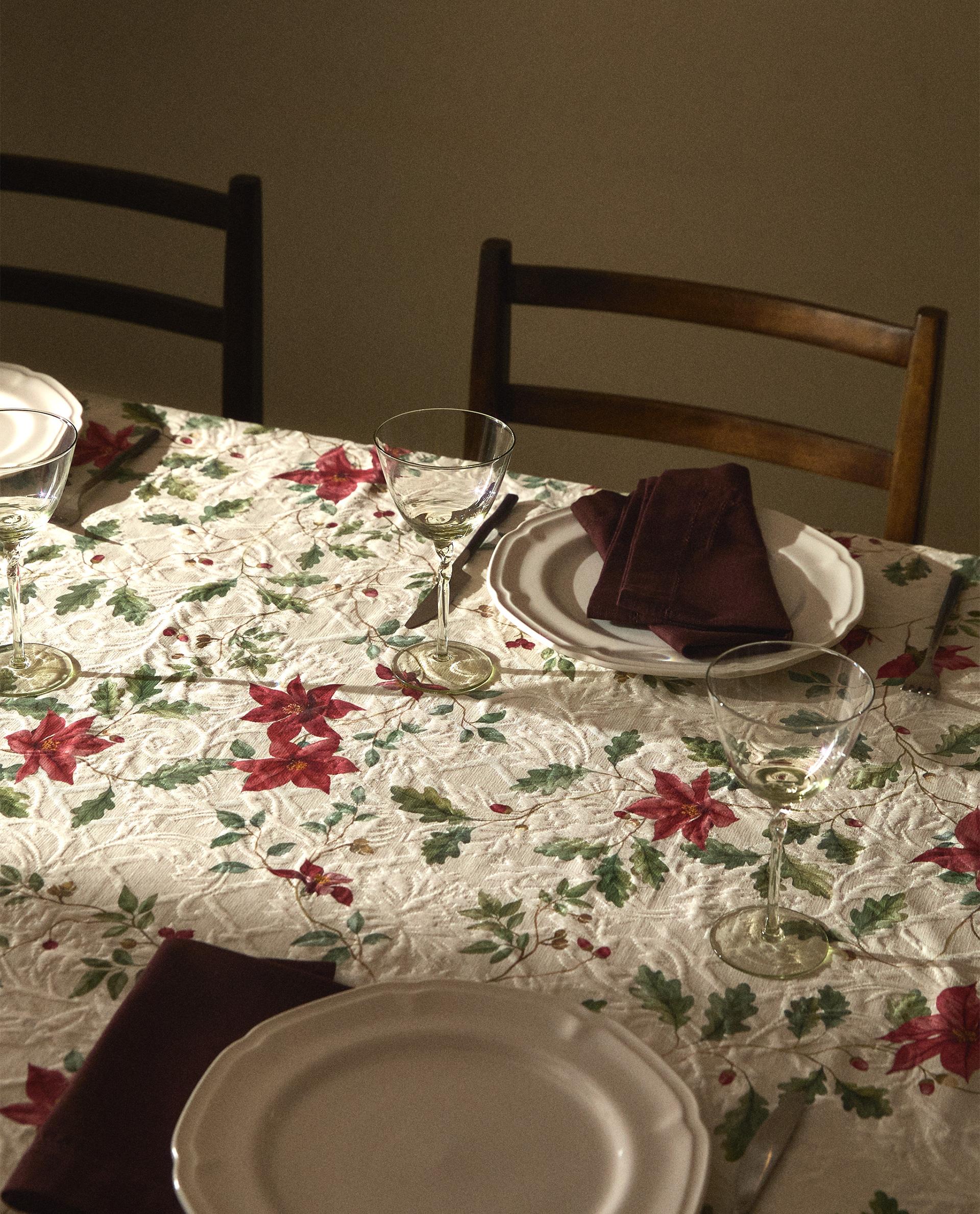 クリスマス花柄ジャカードコットンテーブルクロス | Zara Home 日本/Japan