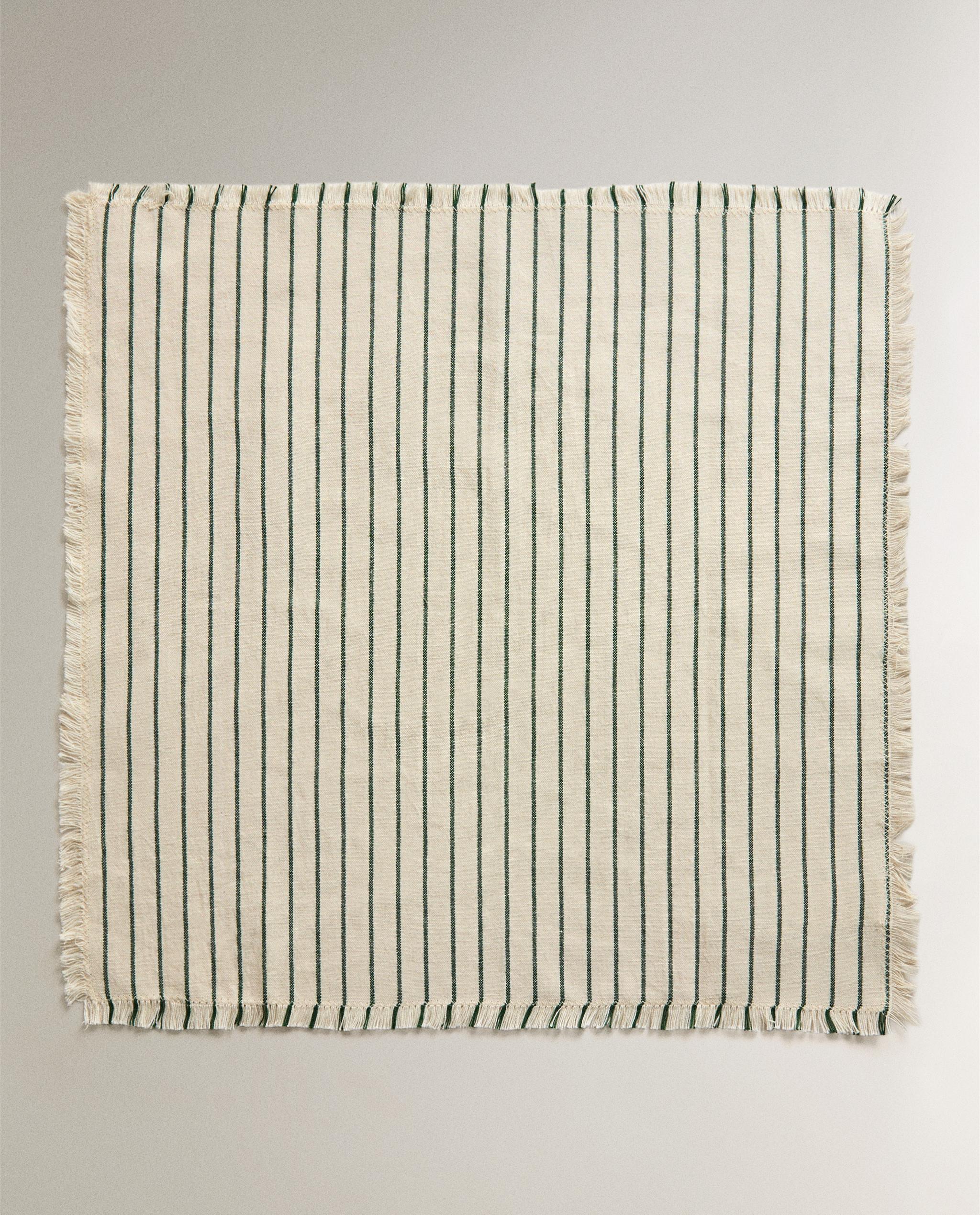 PACK OF STRIPED AND FRINGED NAPKINS (PACK OF 2) product thumbnail 4