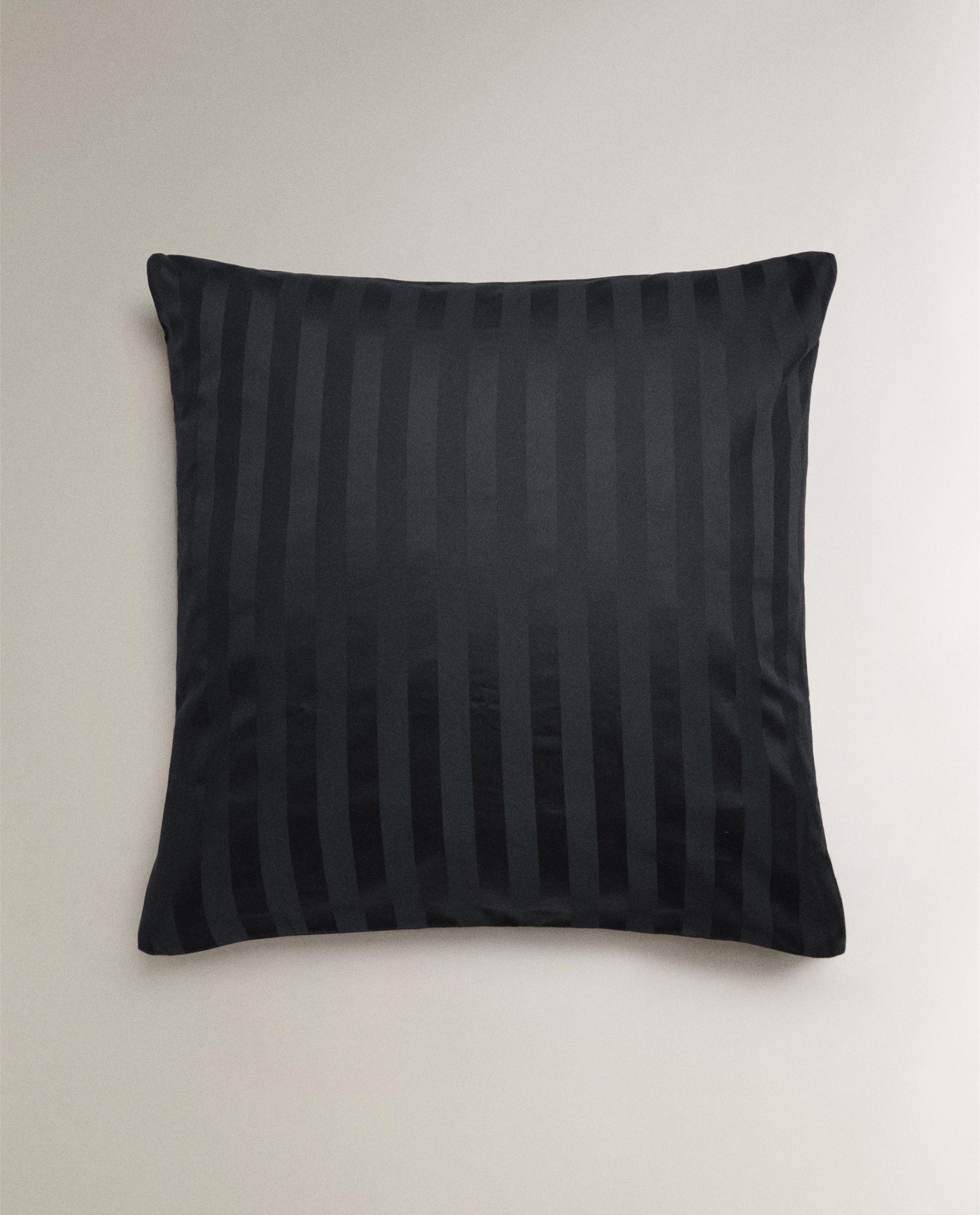 STRIPED SATEEN PILLOWCASE (500 THREAD COUNT) product thumbnail 5