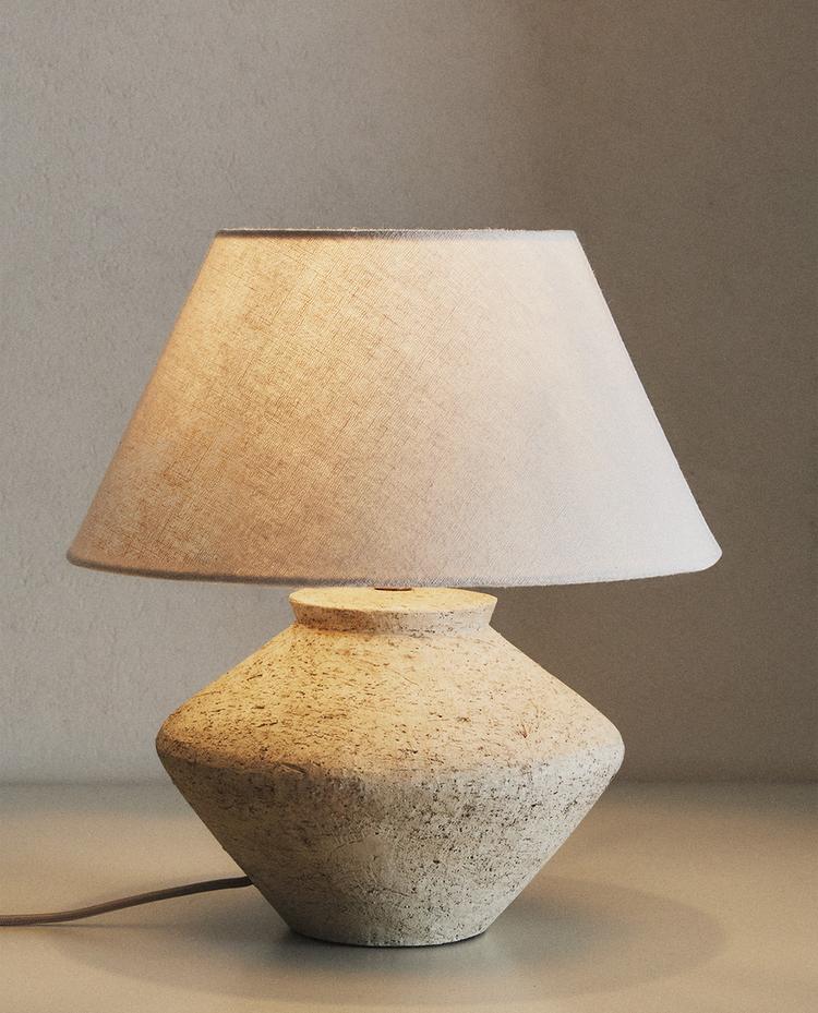 MEDIUM TABLE LAMP WITH EARTHENWARE BASE