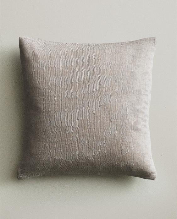 PLEATED CUSHION COVER