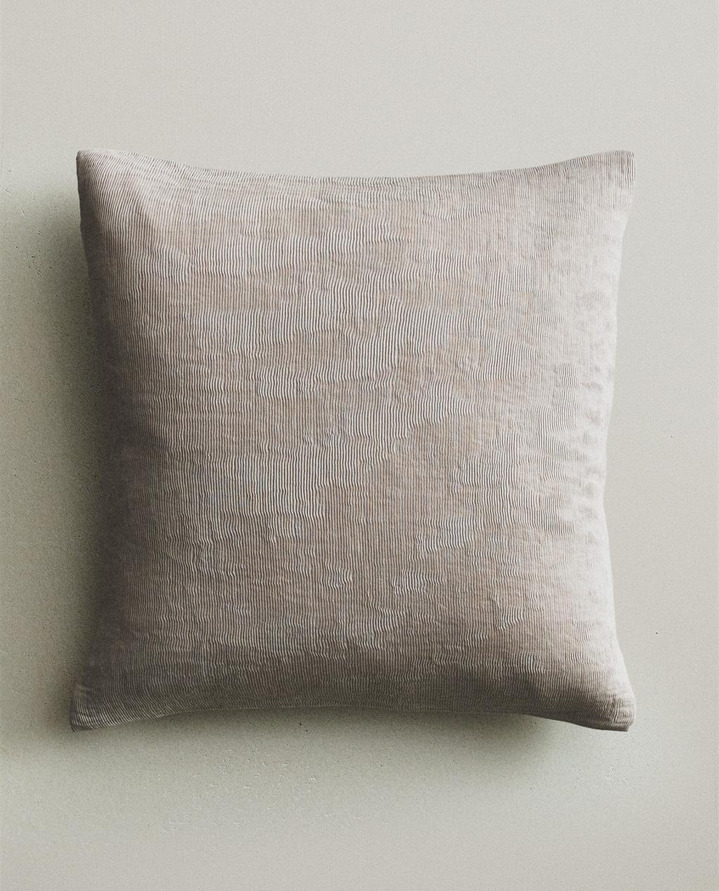 PLEATED CUSHION COVER PLEATED CUSHION COVER