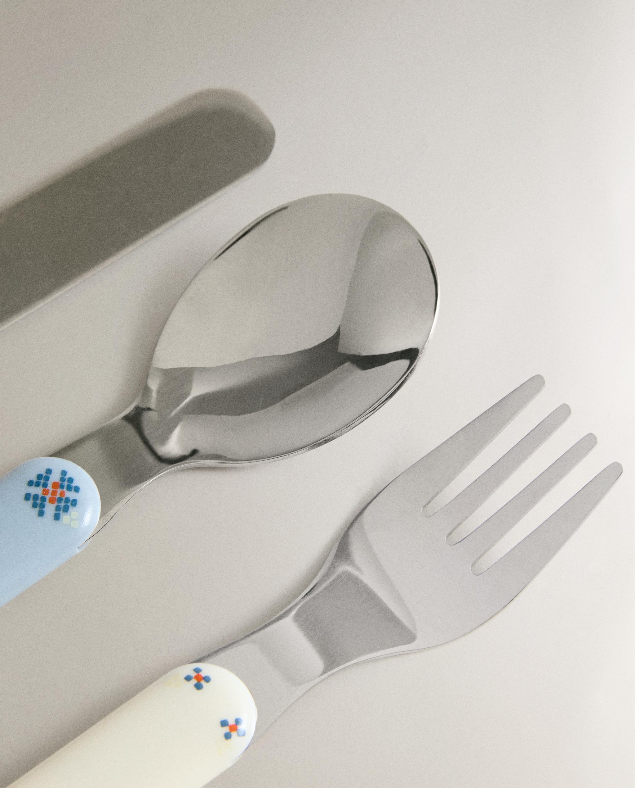 CHILDREN'S CUTLERY SET WITH RABBITS product thumbnail 6