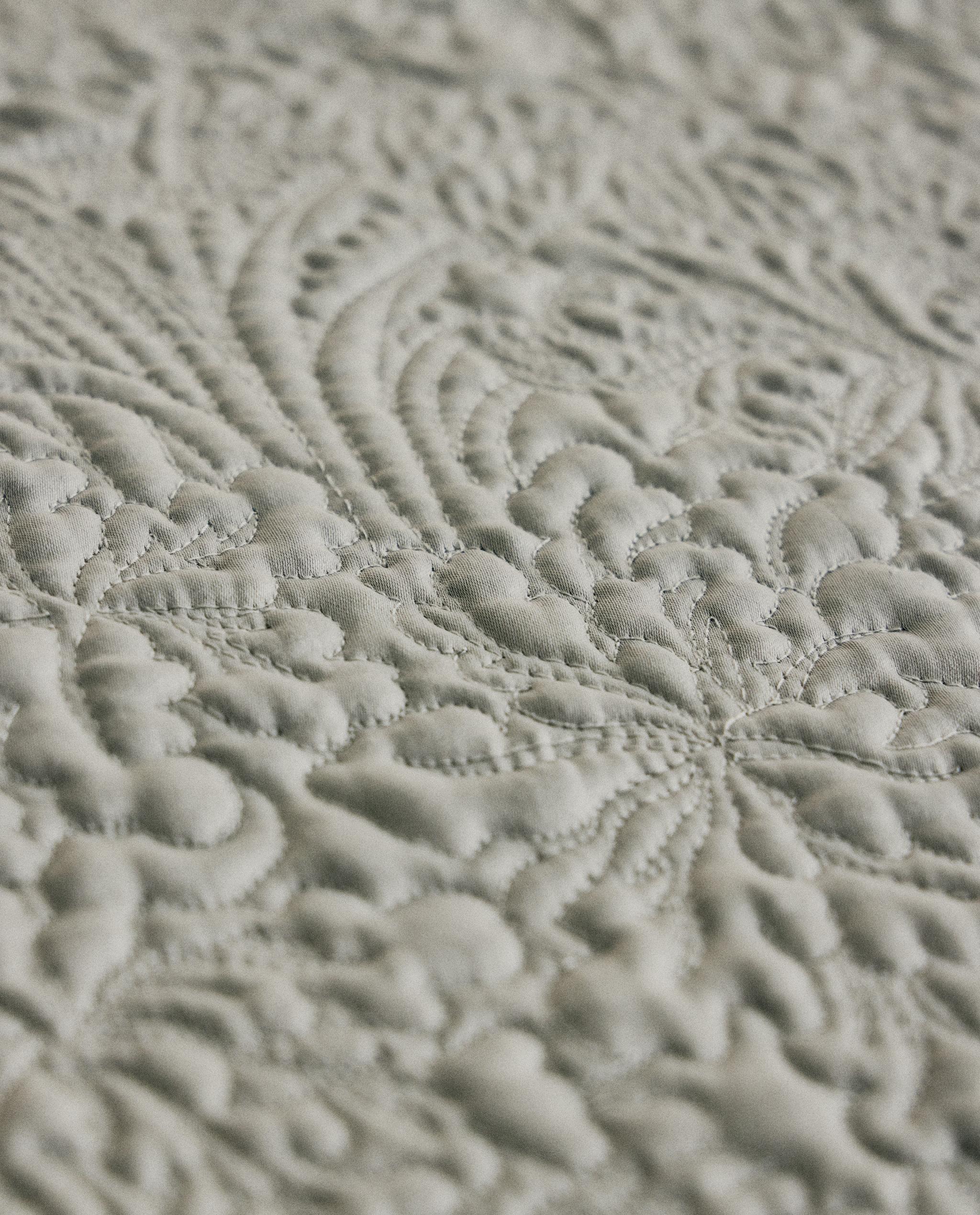 SCALLOPED FLORAL QUILTED BEDSPREAD product thumbnail 19