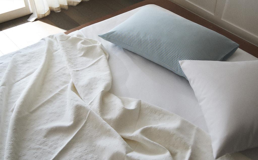 CLOVER BEDSPREAD CLOVER BEDSPREAD