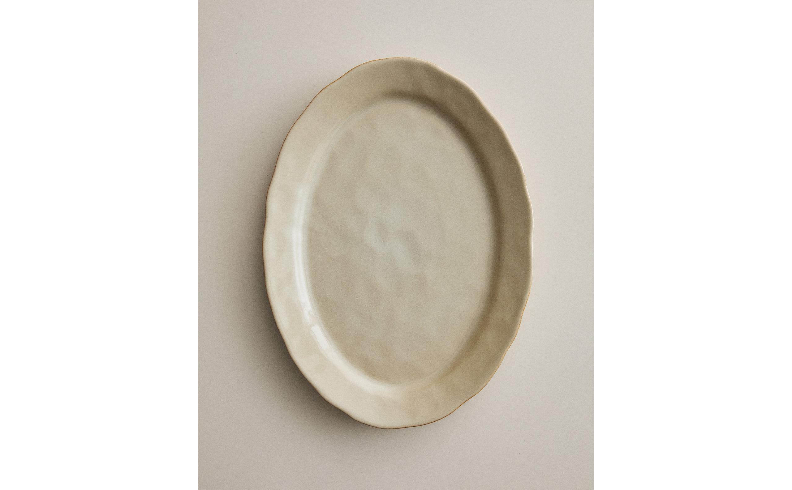 STONEWARE SERVING DISH WITH IRREGULAR EDGE product thumbnail 5