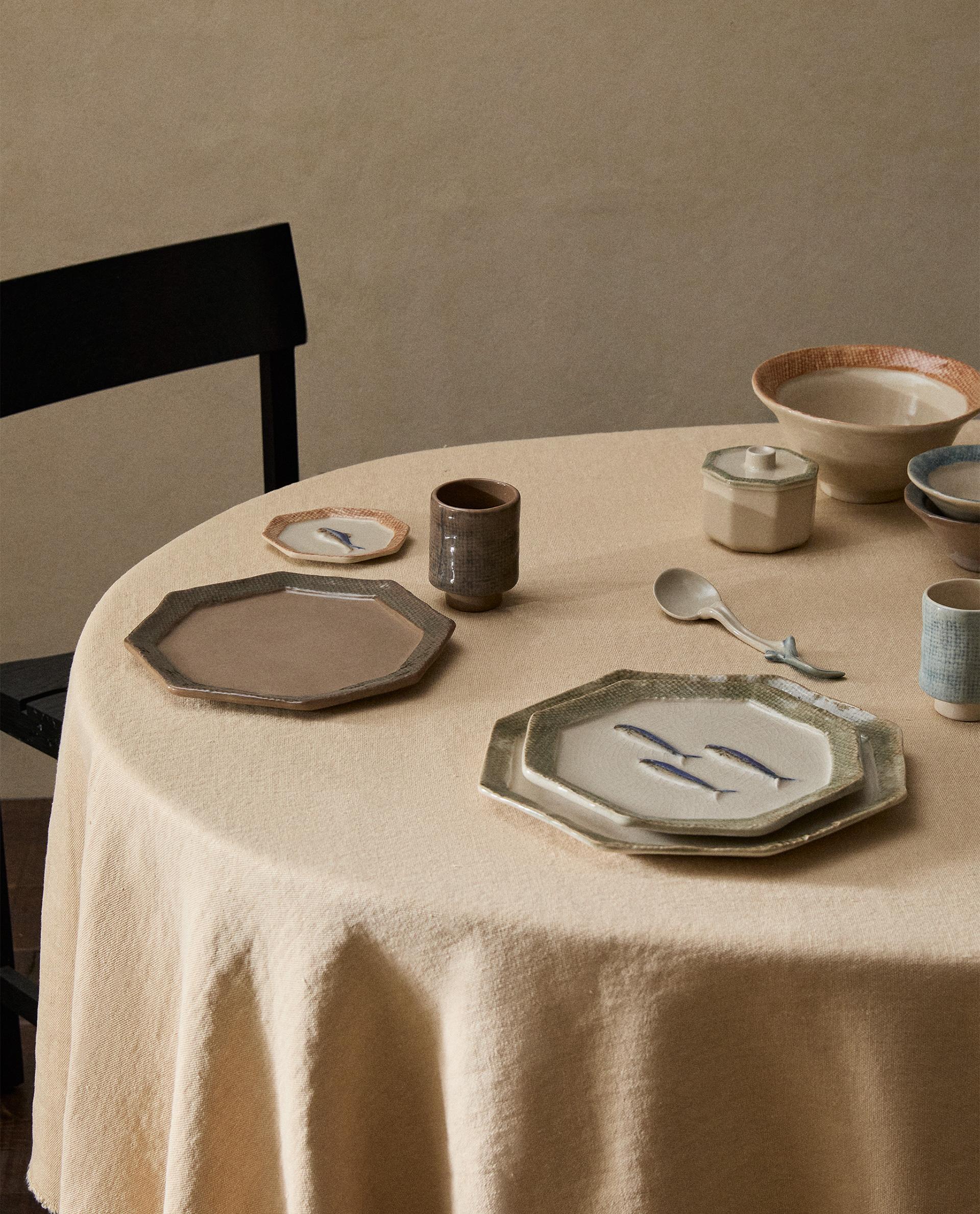 格子柄エッジ セラミック製 テーブルウェア | Zara Home 日本/Japan