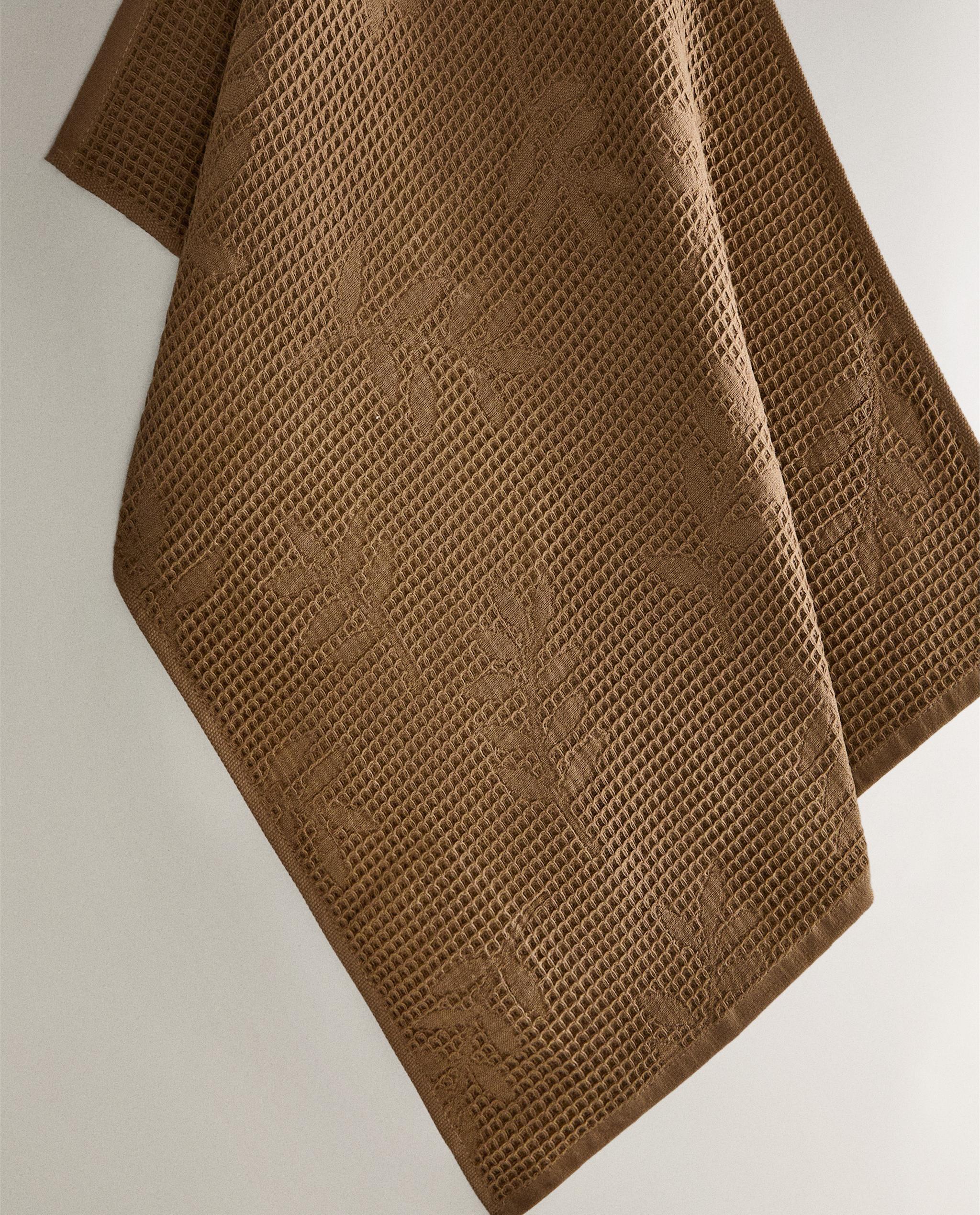 WAFFLE-KNIT TEA TOWEL