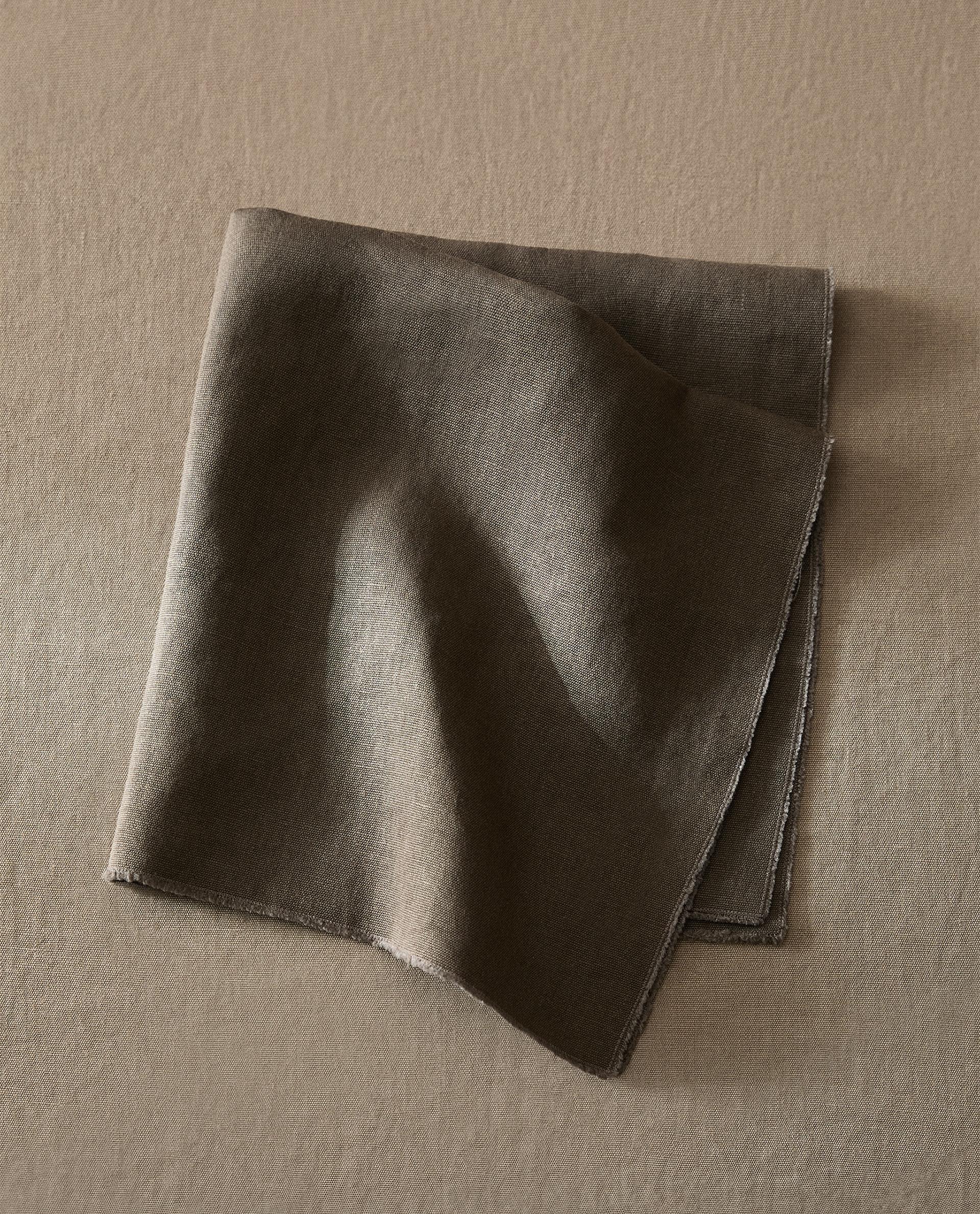 NAPKIN 01