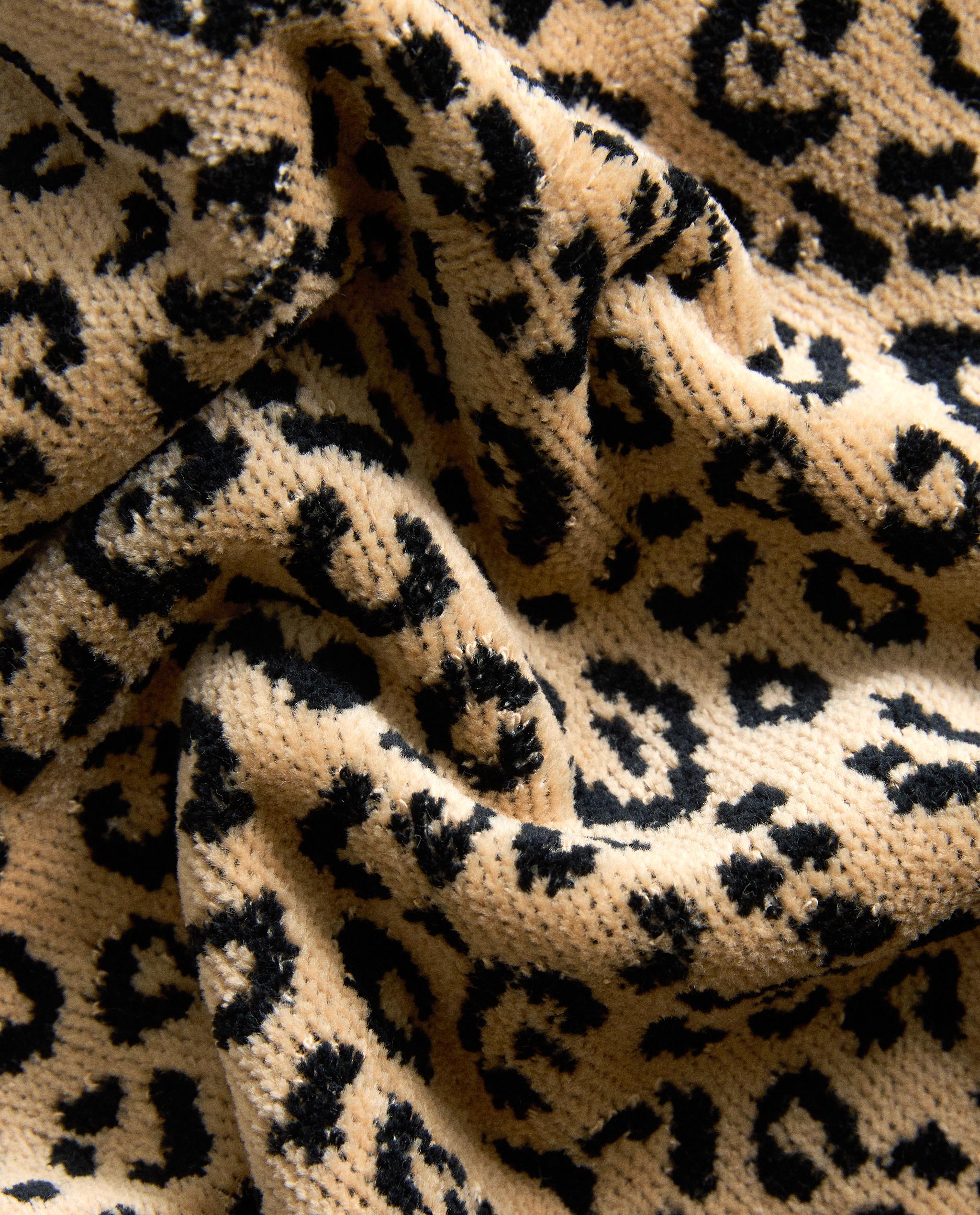 ANIMAL PRINT VELOUR BATH TOWEL product thumbnail 3