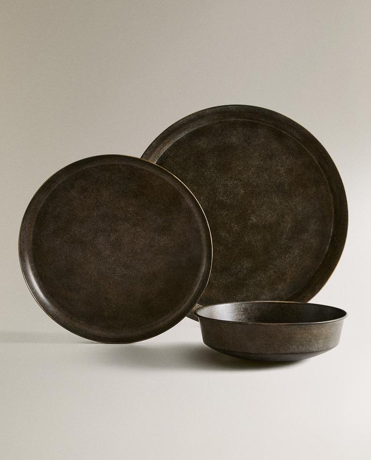 DECORATIVE ROUND METAL TRAY