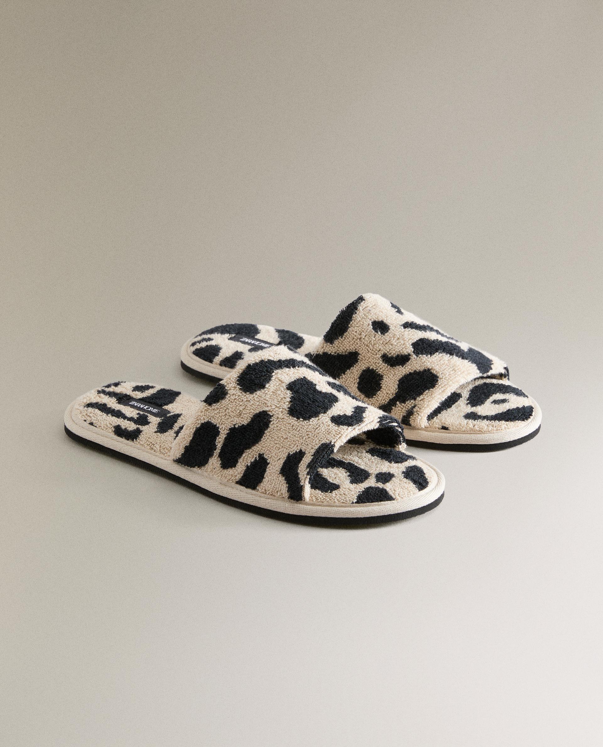 ANIMAL PRINT TERRY SLIDER SLIPPERS product thumbnail 6