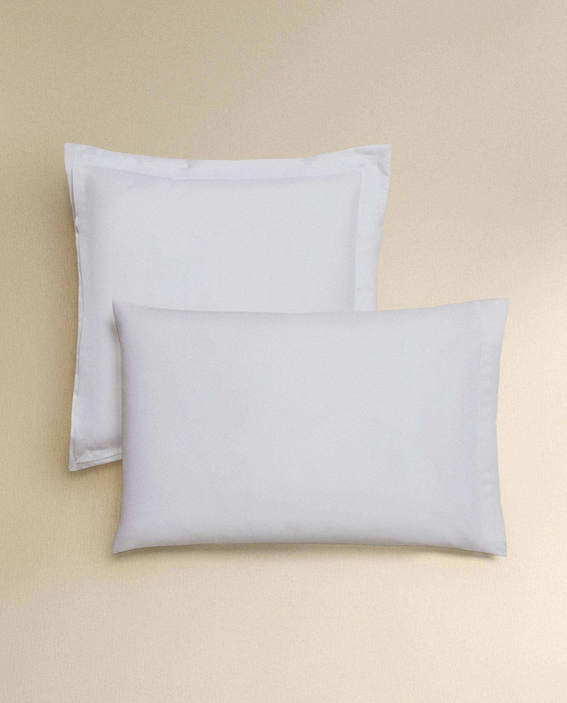 PLEATED COTTON SATEEN PILLOWCASE (1000 THREAD COUNT) PLEATED COTTON SATEEN PILLOWCASE (1000 THREAD COUNT)
