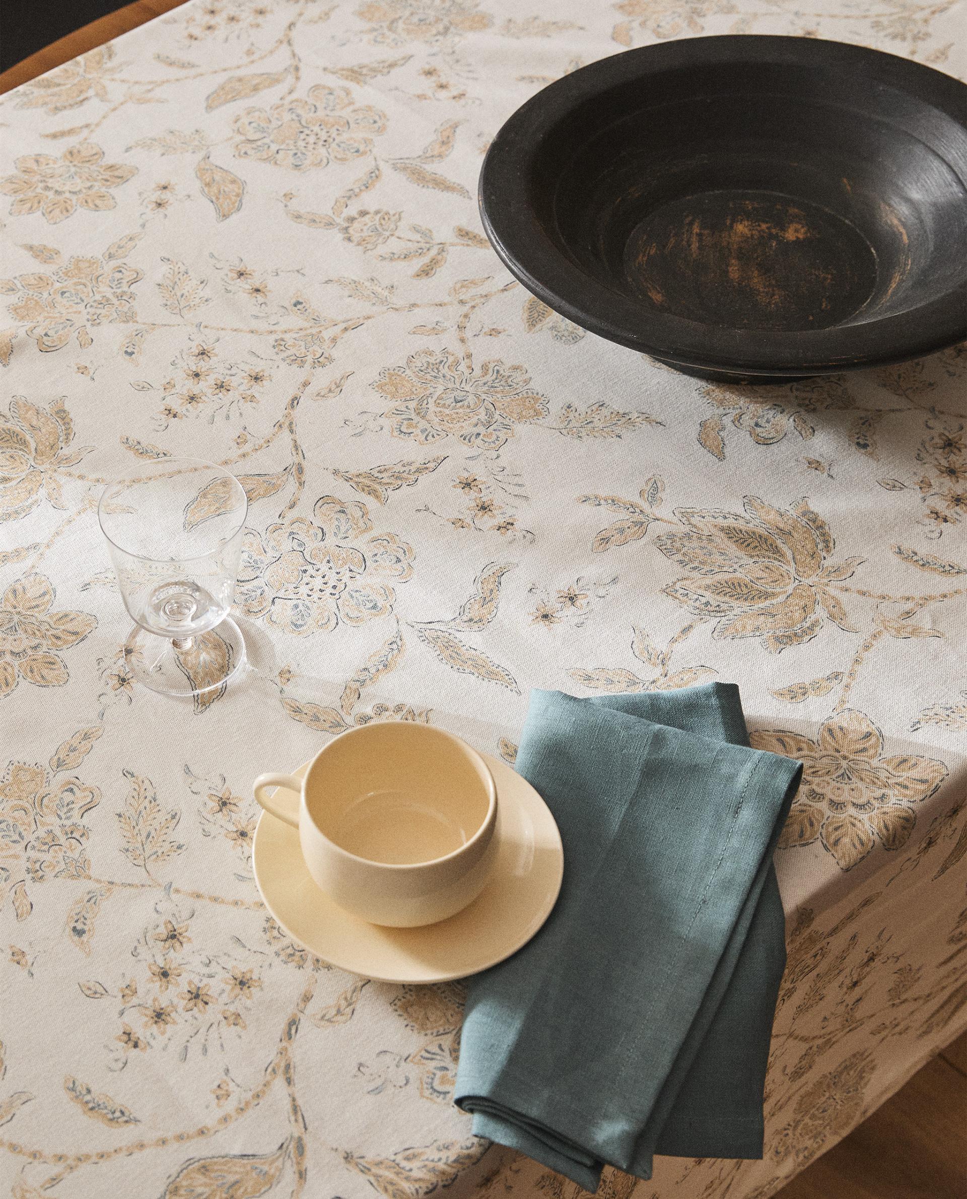 フローラルプリント テーブルクロス | Zara Home 日本/Japan