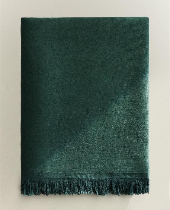 MANTA DECORATIVA COM FRANJAS