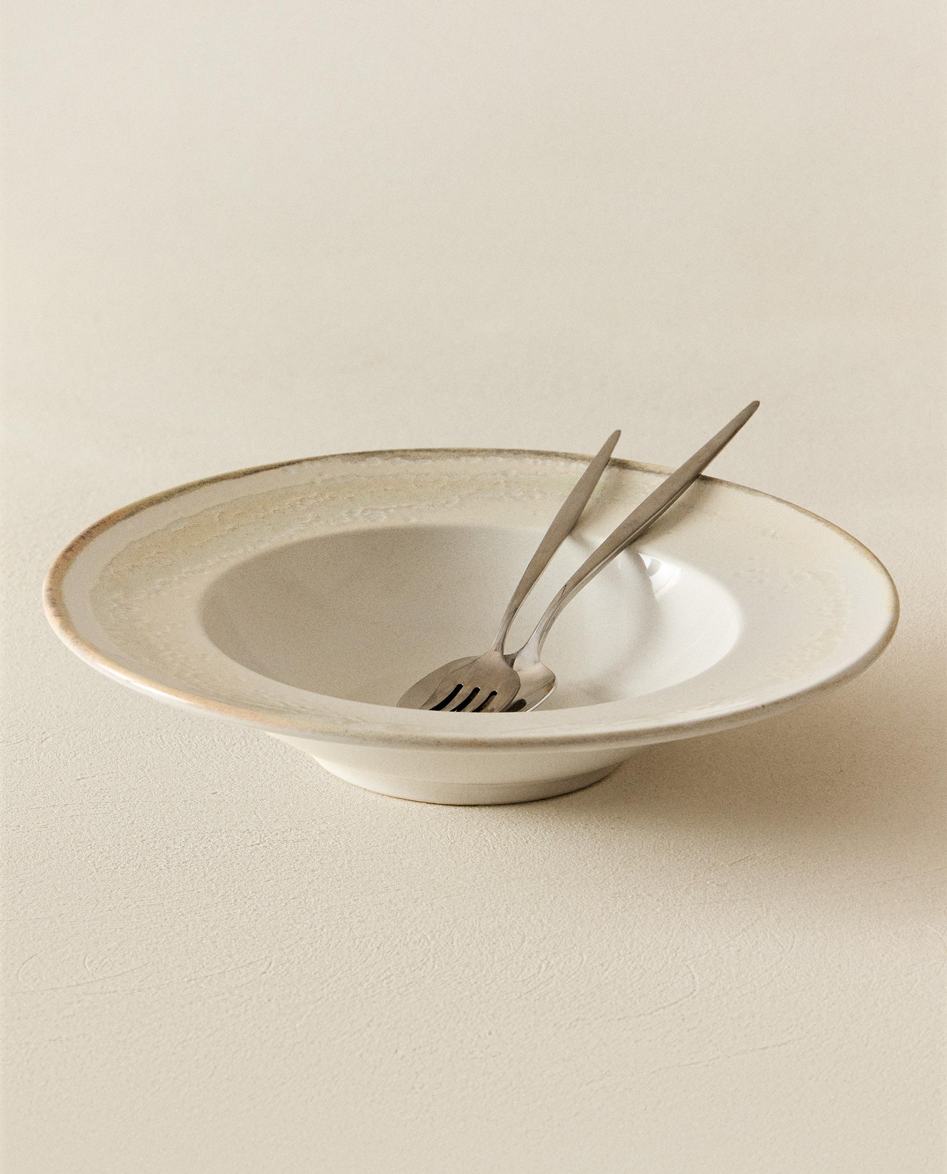 PLATO PASTA GRES Zara Home España - Main Image