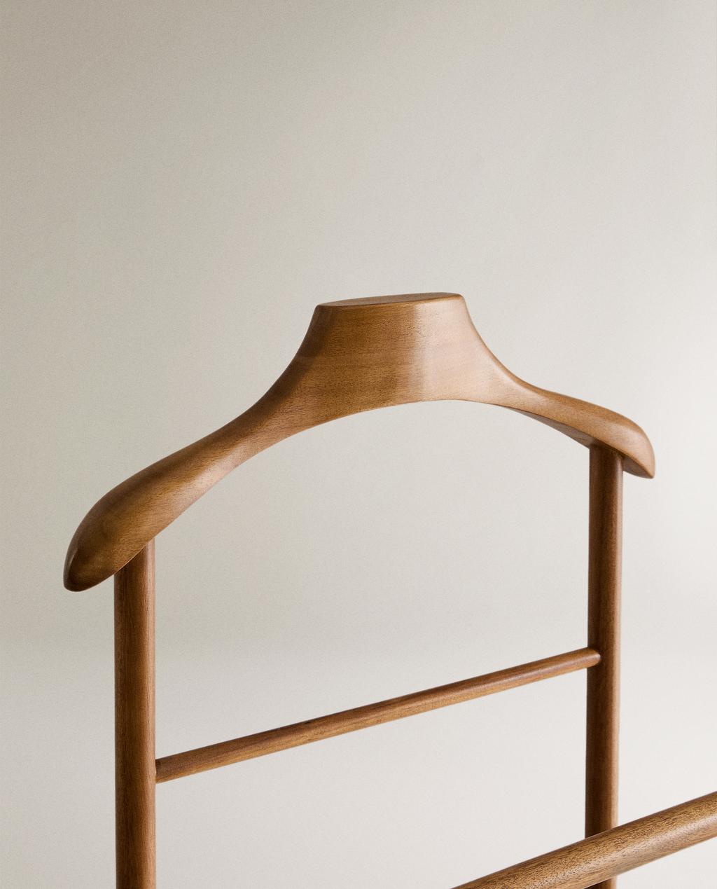 ACACIA WOOD VALET STAND