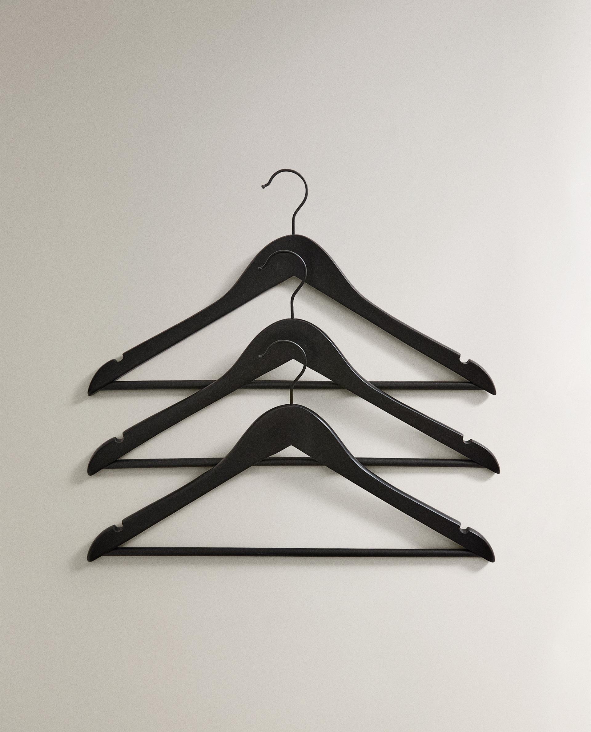 LACQUERED WOODEN HANGER (SET OF 3) | Zara Home United States