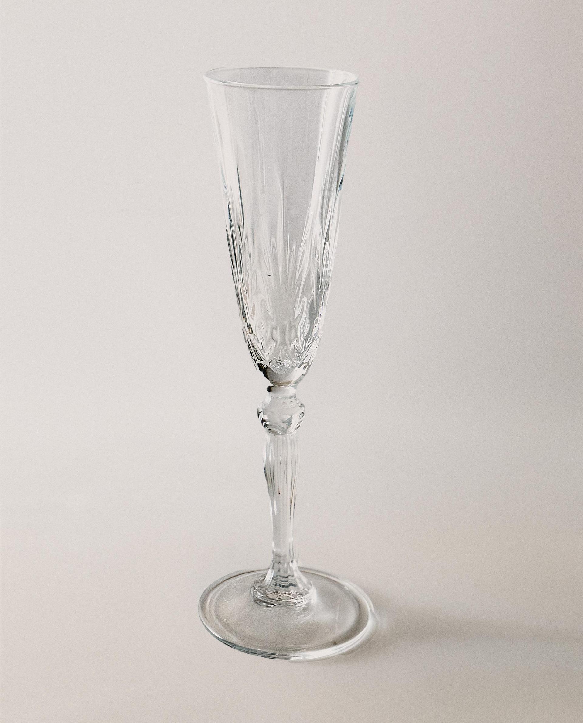 SEKTFLÖTE AUS GESCHLIFFENEM KRISTALLGLAS SEKTFLÖTE AUS GESCHLIFFENEM KRISTALLGLAS