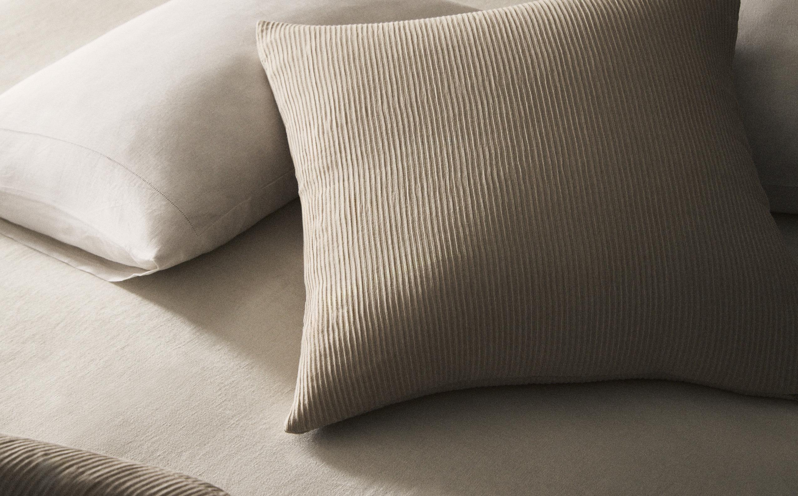 ベッドルームクッション | Zara Home 日本/Japan