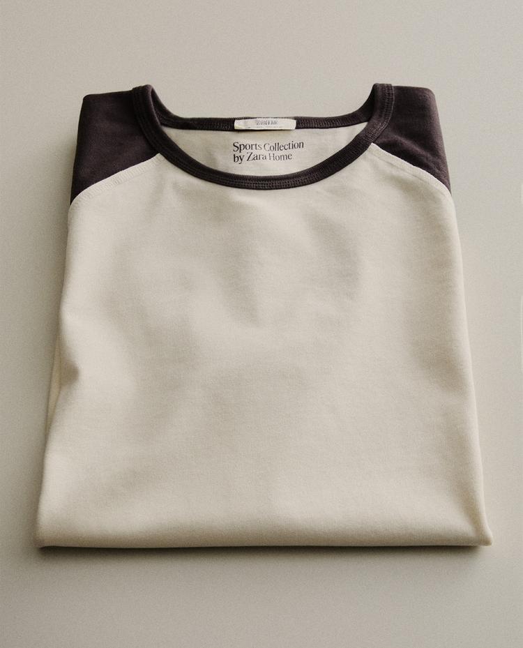 KAKSISÄVYINEN PUUVILLA-T-PAITA KAKSISÄVYINEN PUUVILLA-T-PAITA