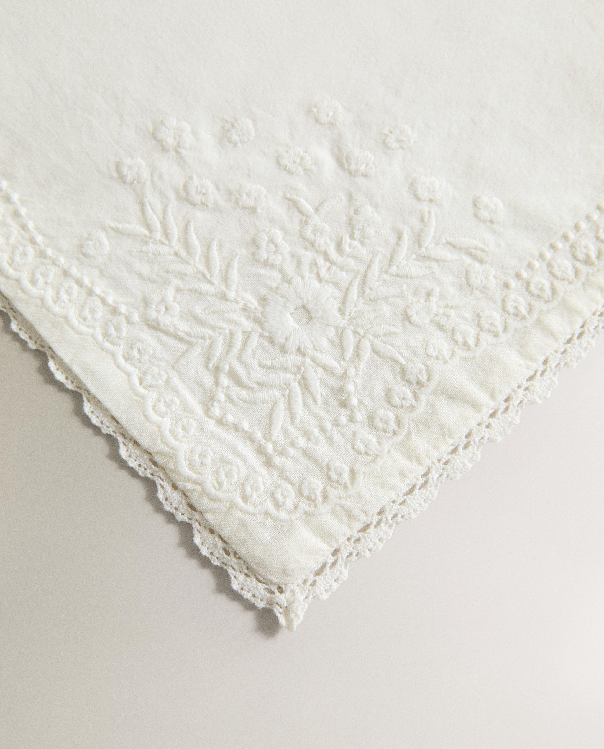EMBROIDERED COTTON CLOTHING BAG WITH LACE TRIM product thumbnail 4