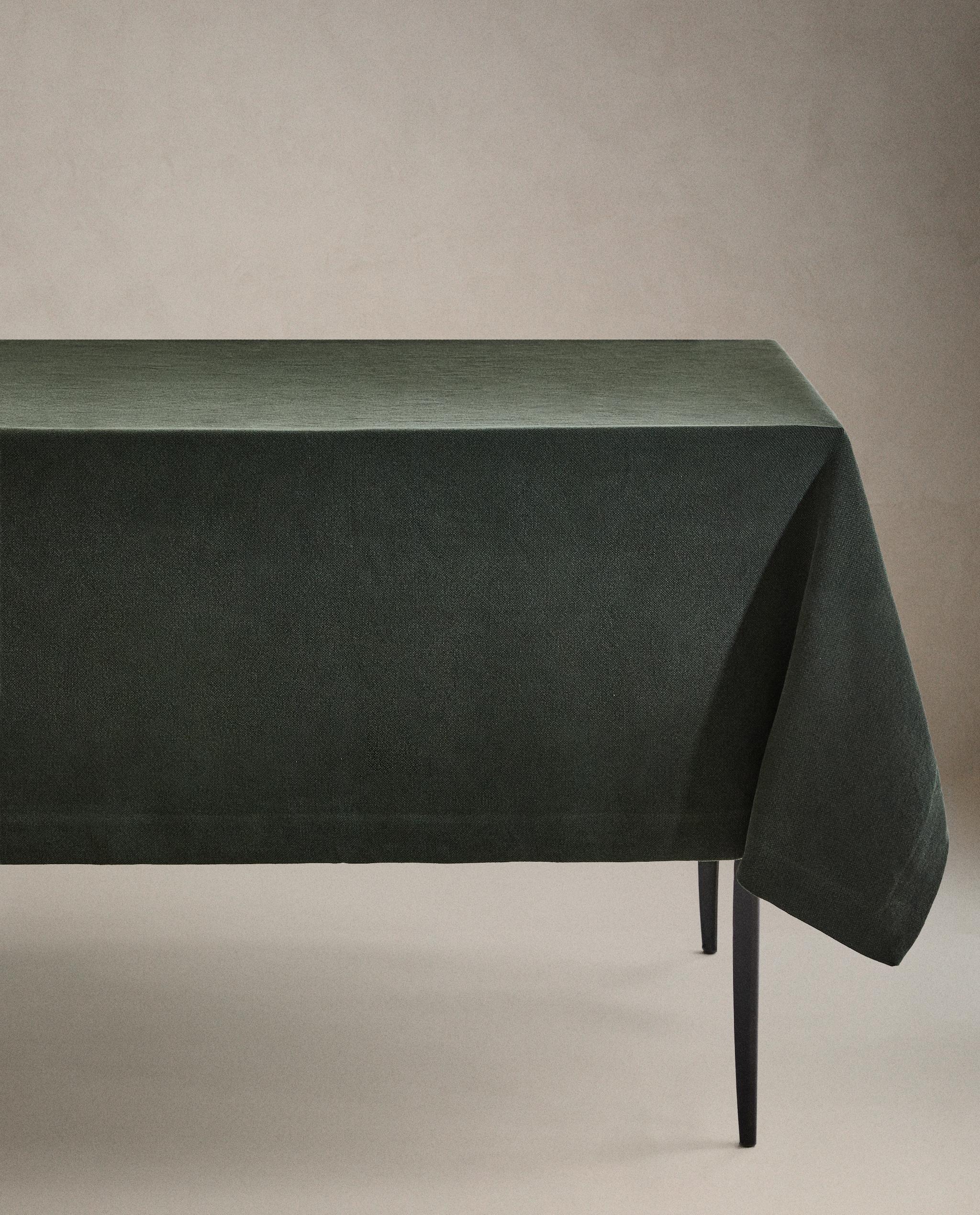 カラー リネンヘビーウェイト テーブルクロス | Zara Home 日本/Japan