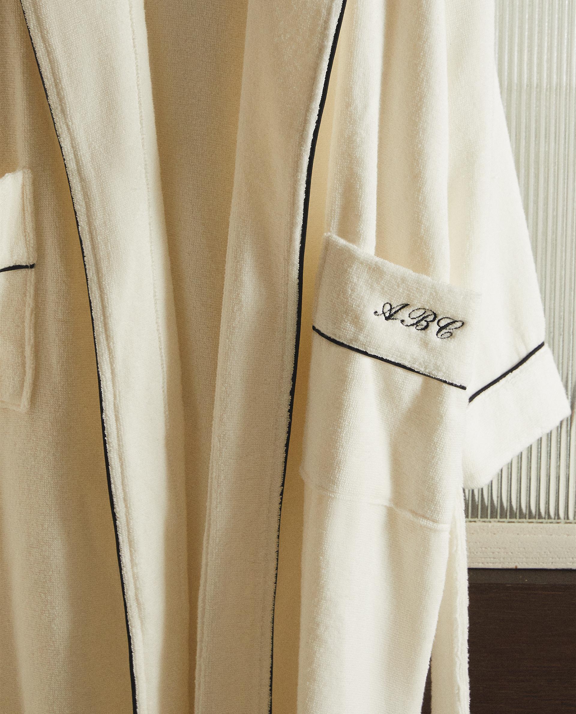 BATHROBE WITH PIPING (400 GXM²) product thumbnail 15