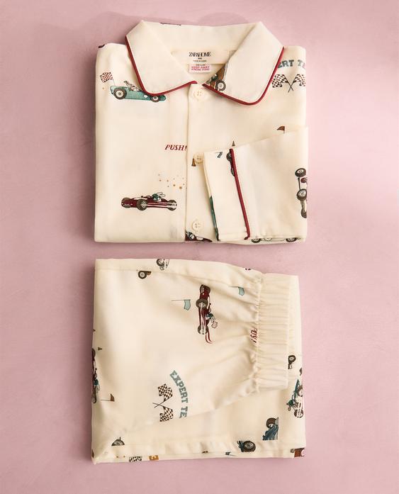 CONJUNTO DE PIJAMA INFANTIL DE FLANELA COM CÃO DE CORRIDA