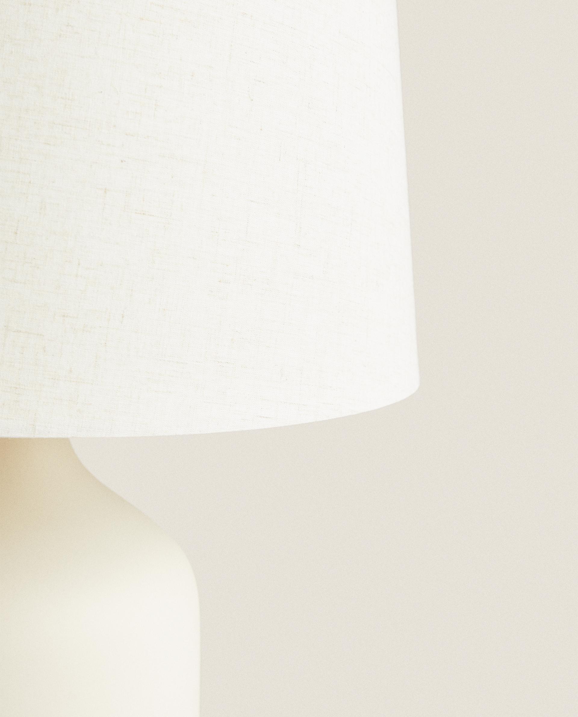 ザラホーム セラミックベースホワイトテーブルランプ セラミックベース ホワイトテーブルランプ | Zara Home 日本/Japan
