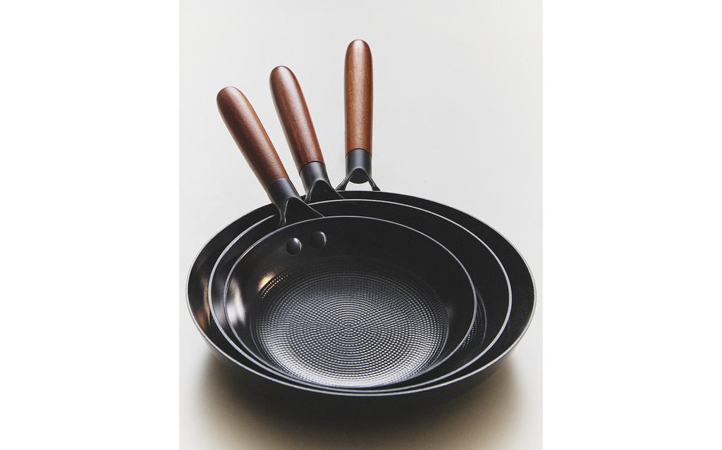 مقلاة من الحديد