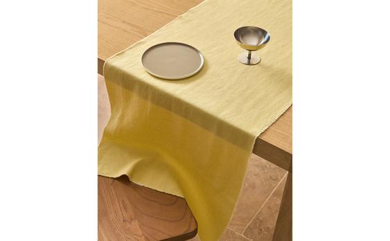 TABLE RUNNER 01