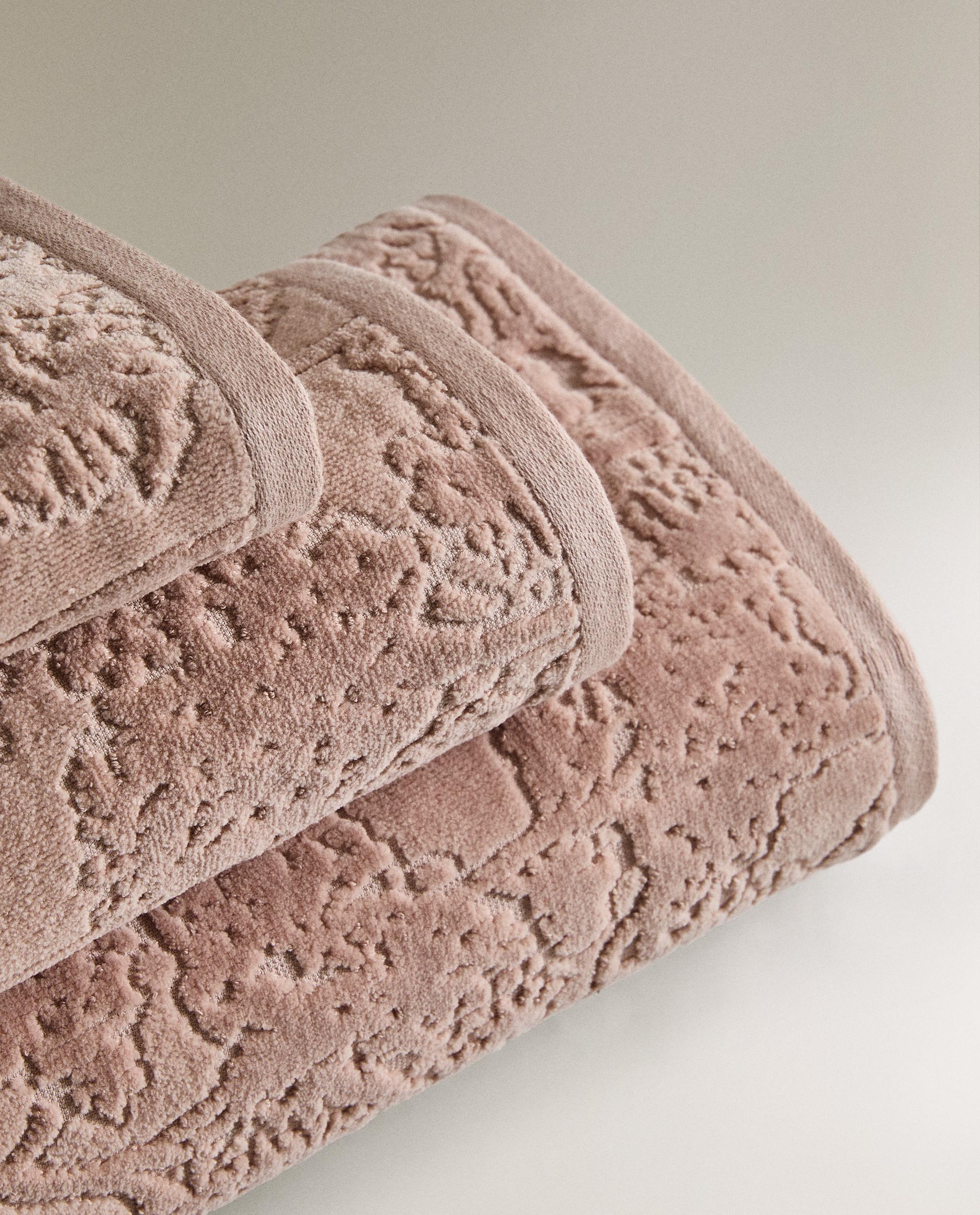 FLORAL JACQUARD BATH TOWEL product thumbnail 8