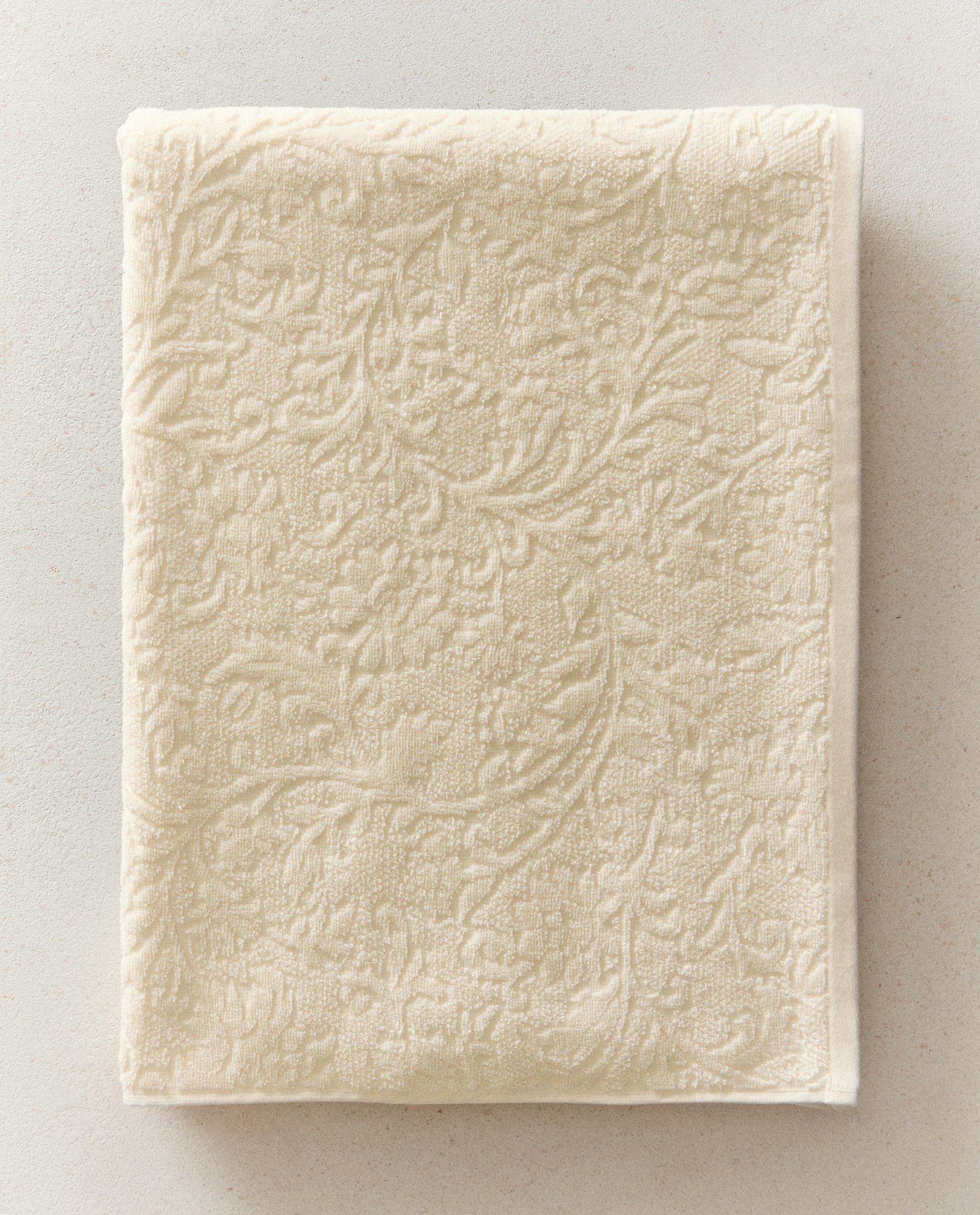 FLORAL JACQUARD BATH TOWEL product thumbnail 17