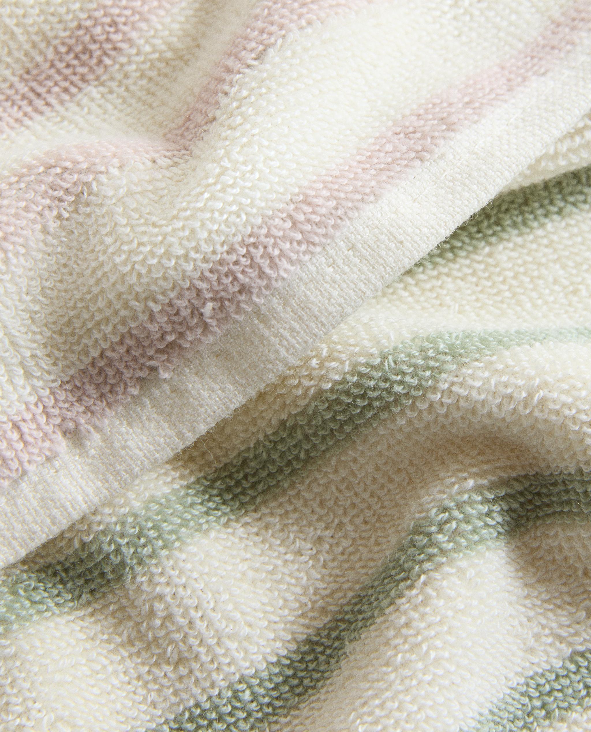 KIDS' REVERSIBLE STRIPED BATH TOWEL product thumbnail 2