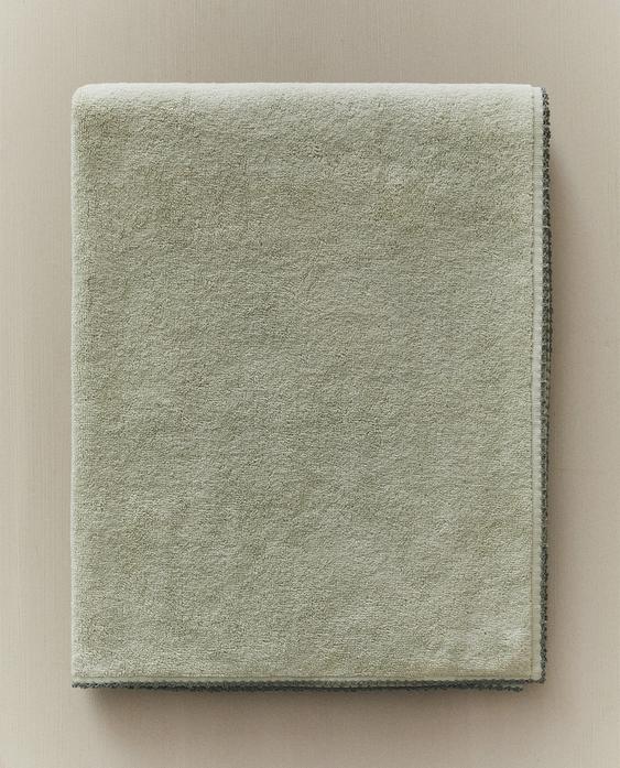 BATH TOWEL WITH TRIM DETAIL BATH TOWEL WITH TRIM DETAIL