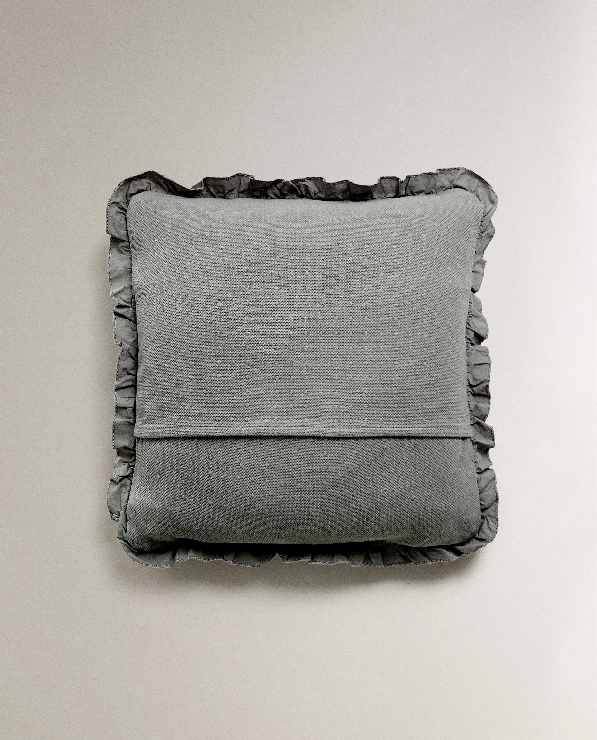 CHILDREN'S CUSHION COVER WITH RUFFLE