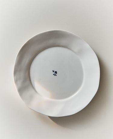 FLORAL PORCELAIN DINNER PLATE FLORAL PORCELAIN DINNER PLATE