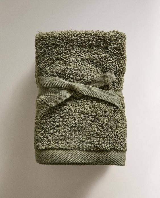 AUKŠTOS KOKYBĖS MEDVILNĖS RANKŲ RANKŠLUOSČIAI (3 VNT.) AUKŠTOS KOKYBĖS MEDVILNĖS RANKŲ RANKŠLUOSČIAI (3 VNT.)