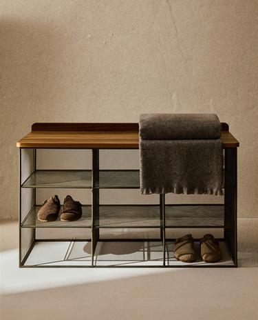 SCHOENBANK VAN METAAL EN HOUT