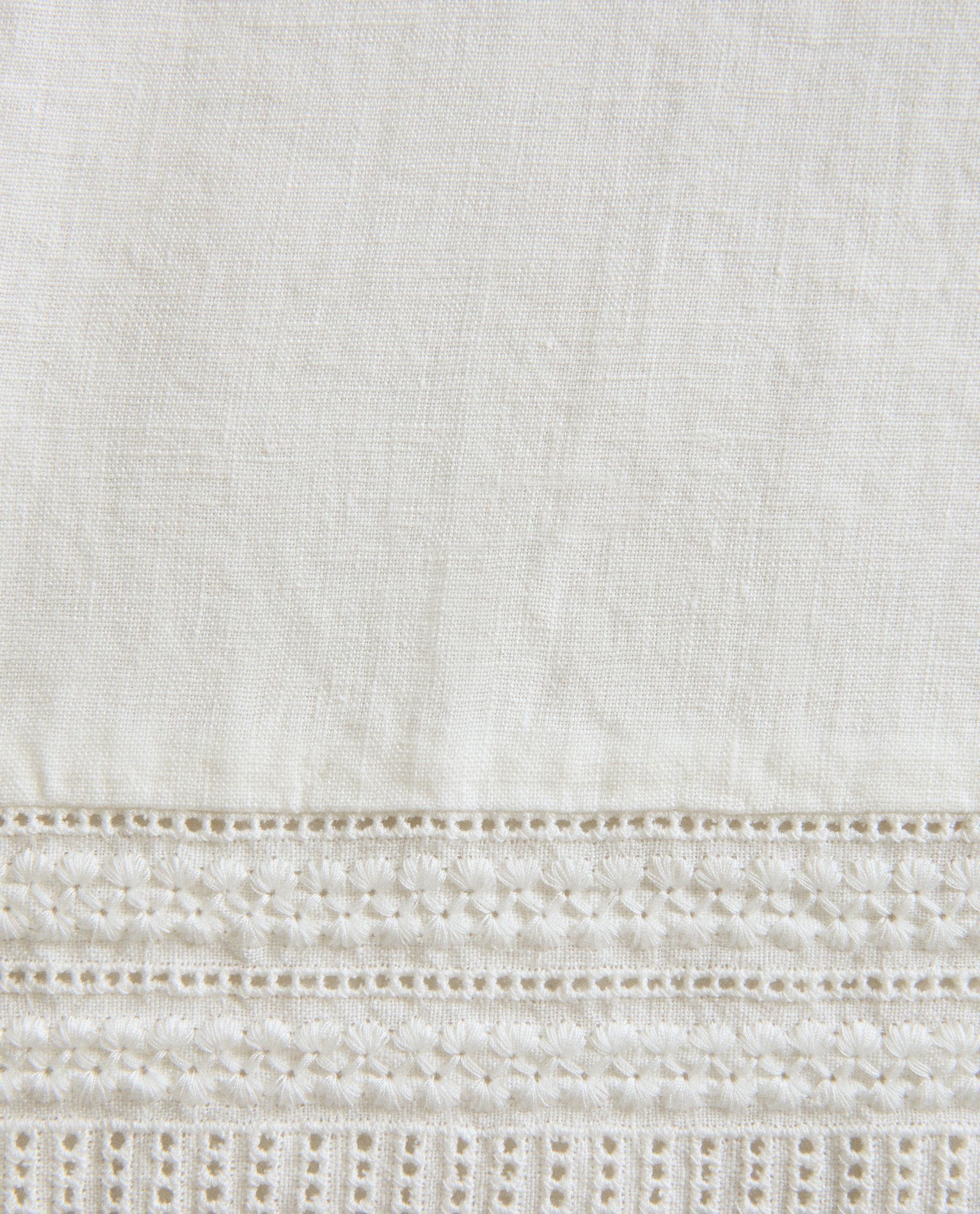 TOWEL WITH EMBROIDERED LINEN BORDER product thumbnail 7