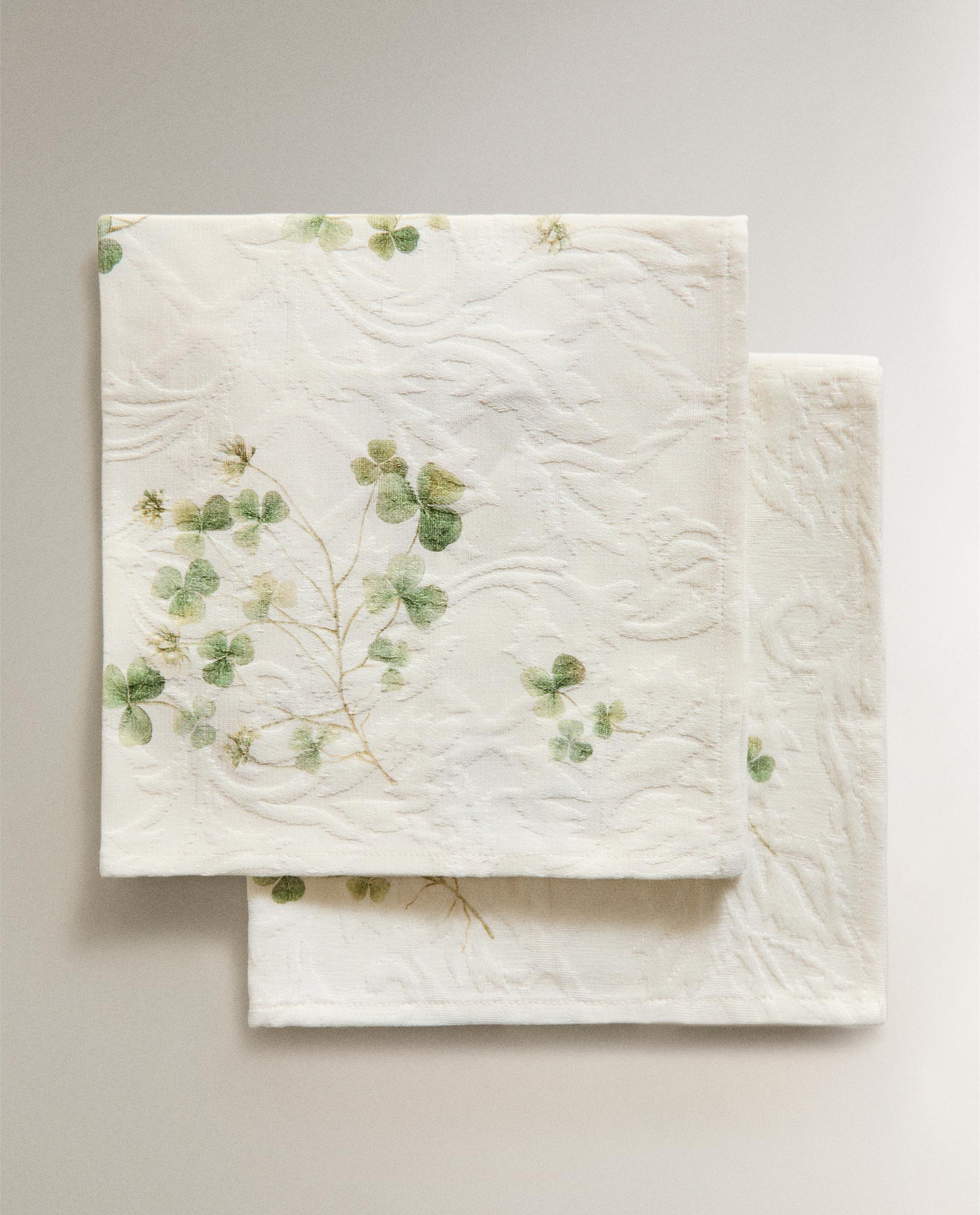 PACK OF JACQUARD NAPKINS WITH CLOVER PRINT (PACK OF 2) product thumbnail 5