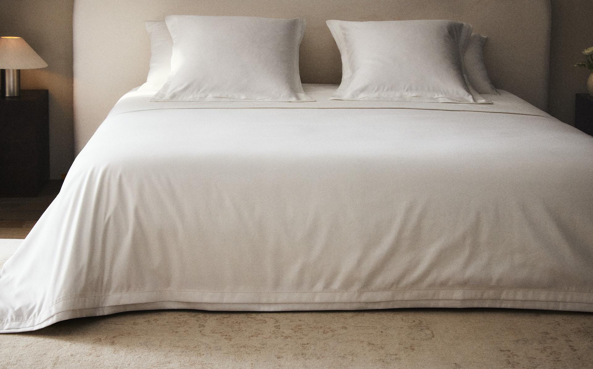 COTTON SATEEN DUVET COVER WITH PLEATED BORDER (1000 THREAD COUNT) COTTON SATEEN DUVET COVER WITH PLEATED BORDER (1000 THREAD COUNT)