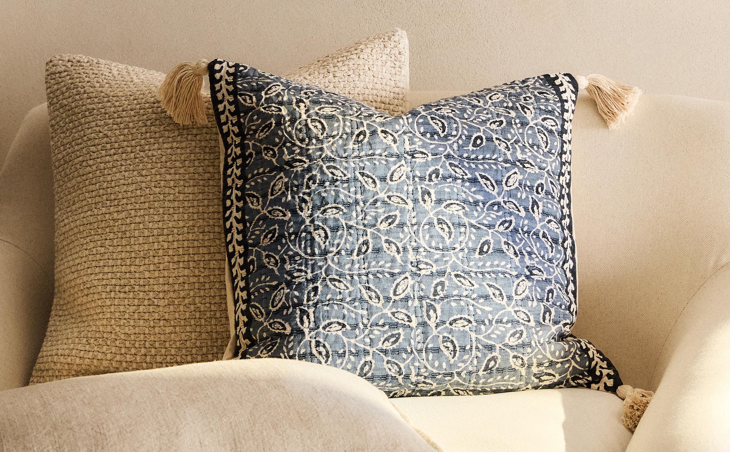 BANTAL KURSI bantal-kursi