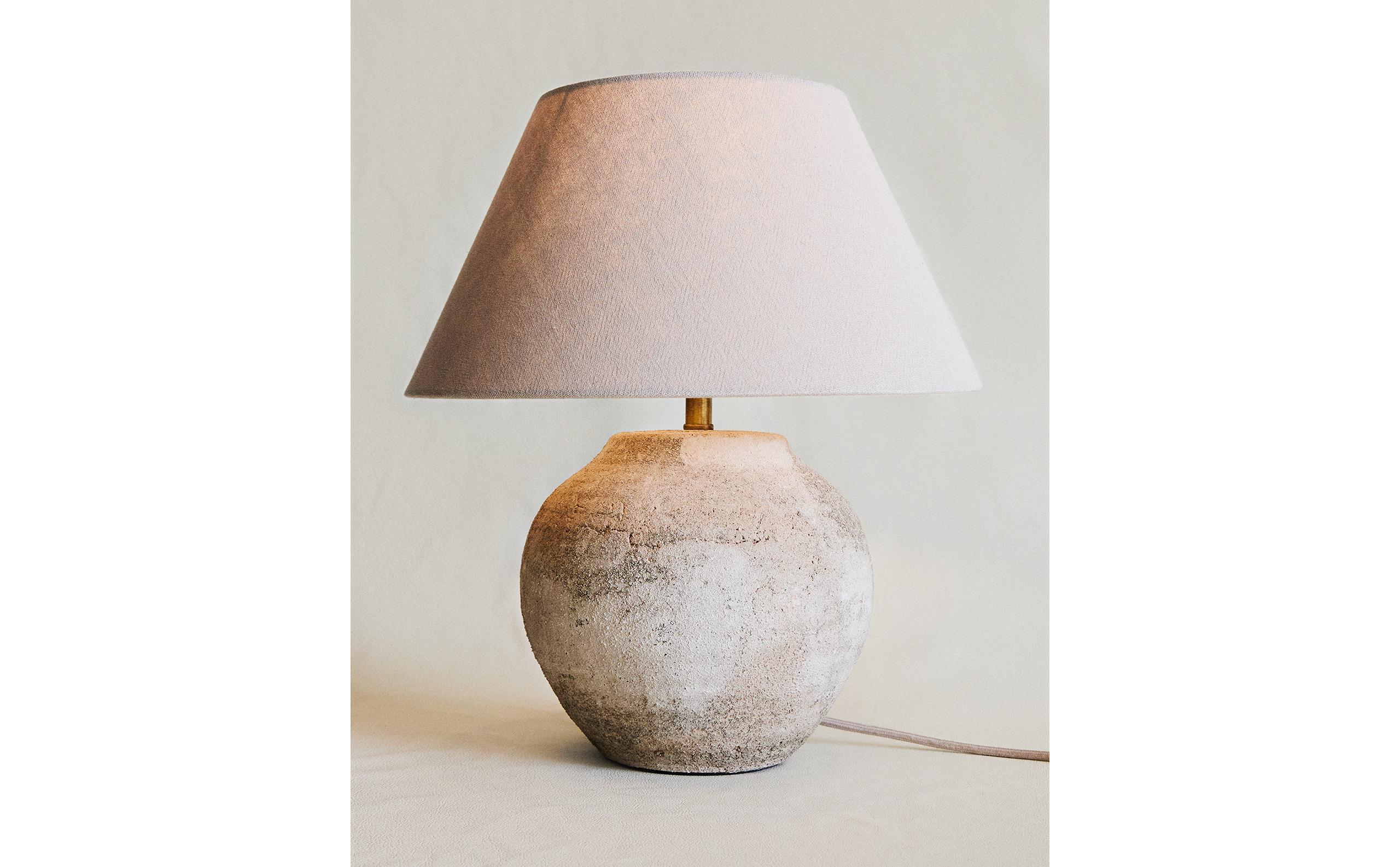 アンティークテイストセラミックテーブルランプ アンティークテイスト セラミックテーブルランプ | Zara Home