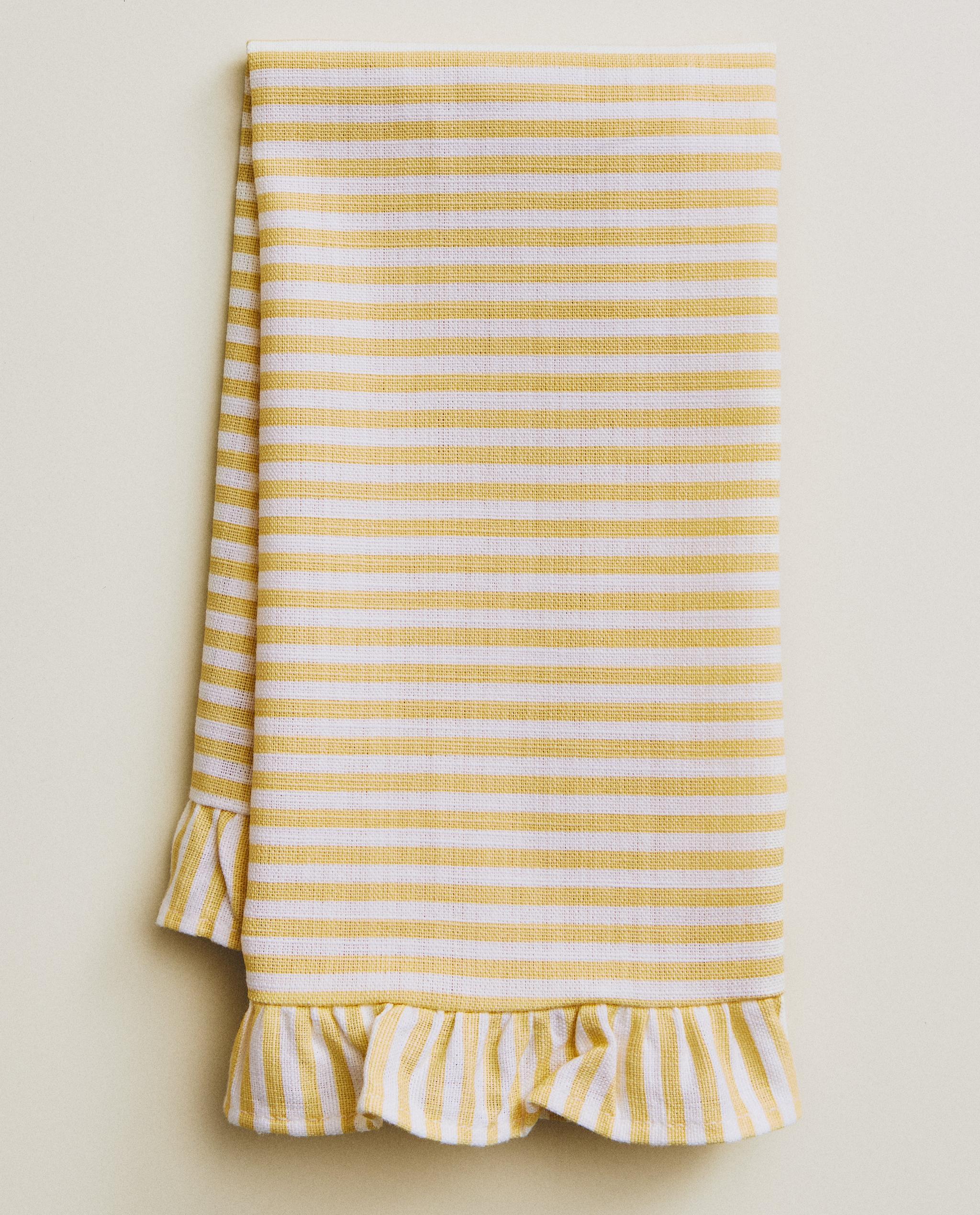 PACK OF RUFFLED COTTON NAPKINS (PACK OF 2) product thumbnail 9