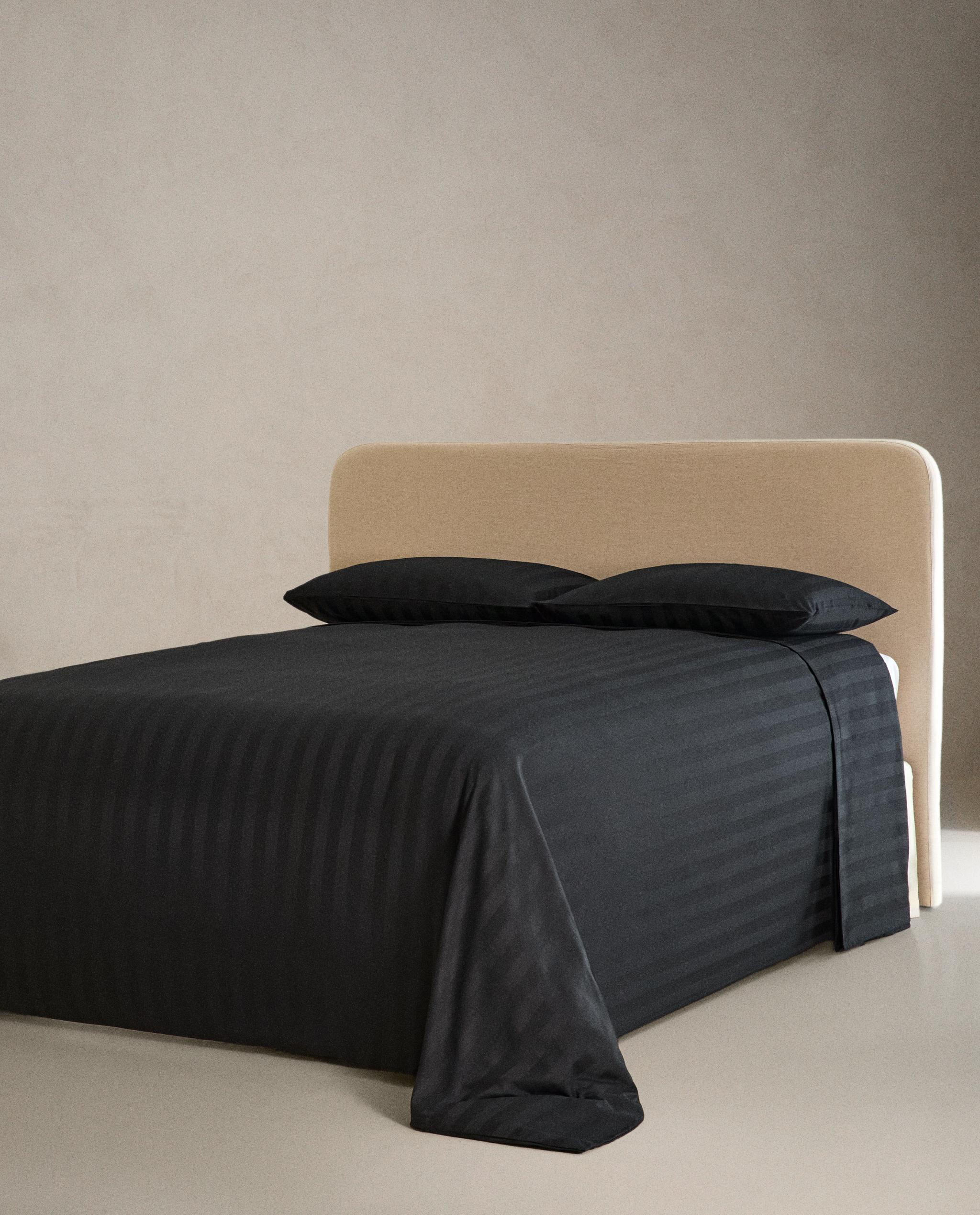 STRIPED SATEEN FLAT SHEET (500 THREAD COUNT) product thumbnail 4