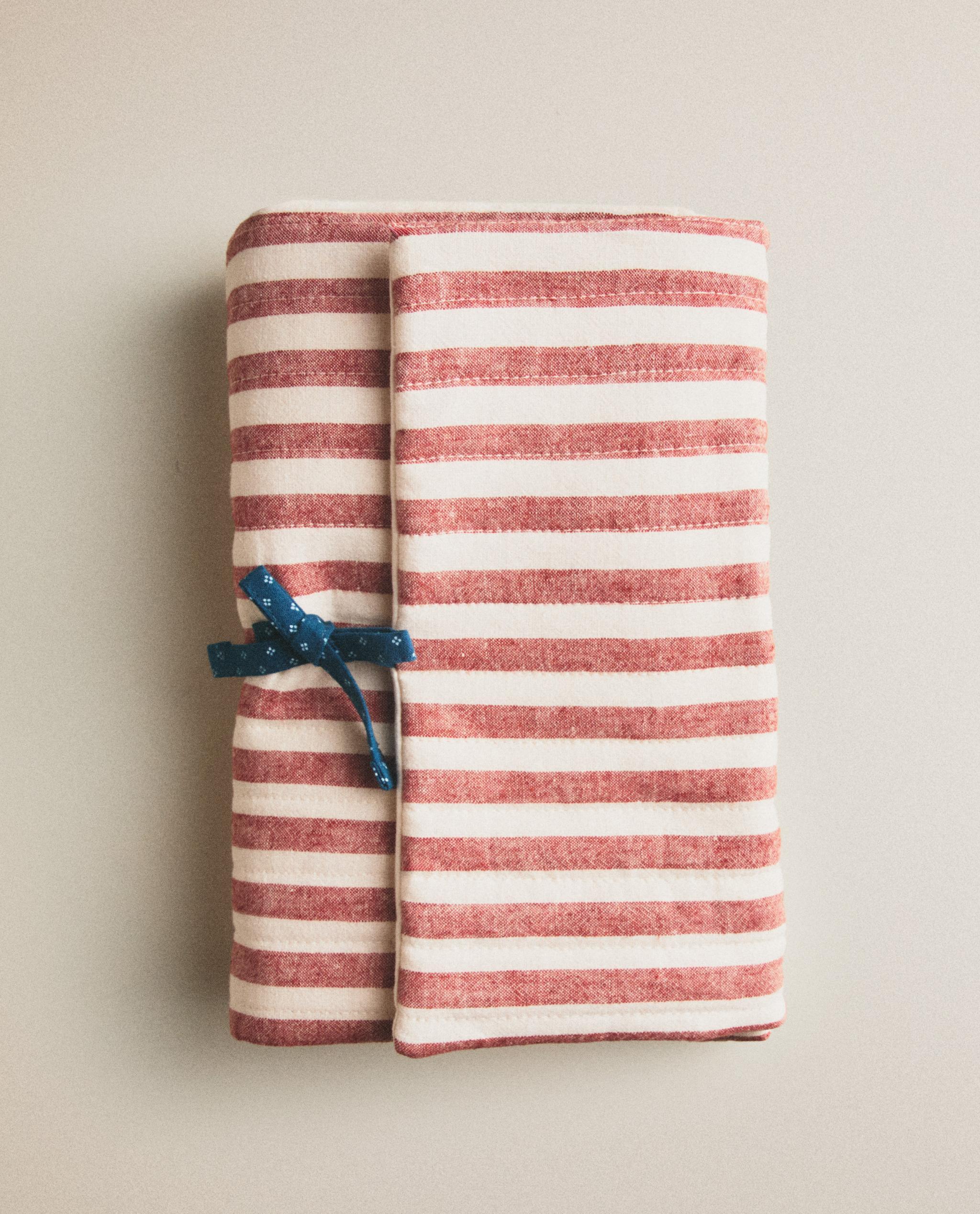 PORTABLE STRIPED BABY CHANGING MAT product thumbnail 2